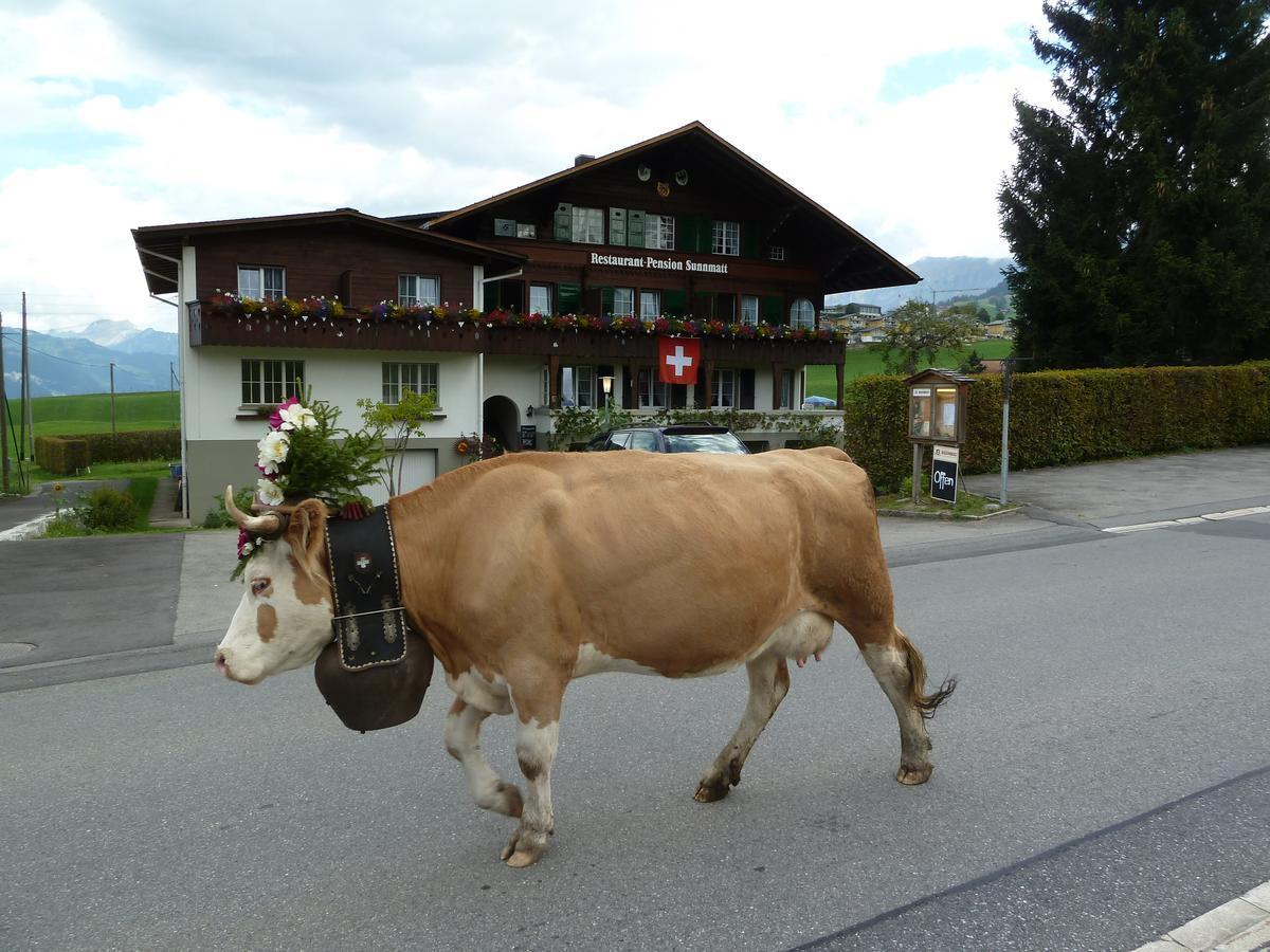 Hotel Restaurant Sunnmatt Aeschi Bei Spiez Eksteriør billede